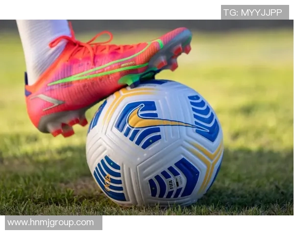 耐克足球球星系列T恤：结合运动科技与时尚元素的完美呈现