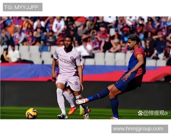 足球巨星震撼登场全场瞩目瞬间点燃激情燃爆赛场 足球巨星震撼登场全场瞩目瞬间点燃激情燃爆赛场