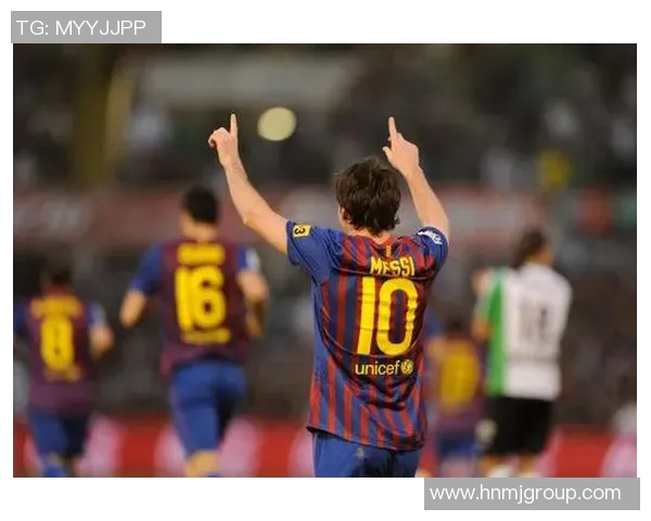 足球球星背影头像展现独特风采与个性魅力 见证伟大瞬间的背后故事 足球球星背影头像展现独特风采与个性魅力 见证伟大瞬间的背后故事